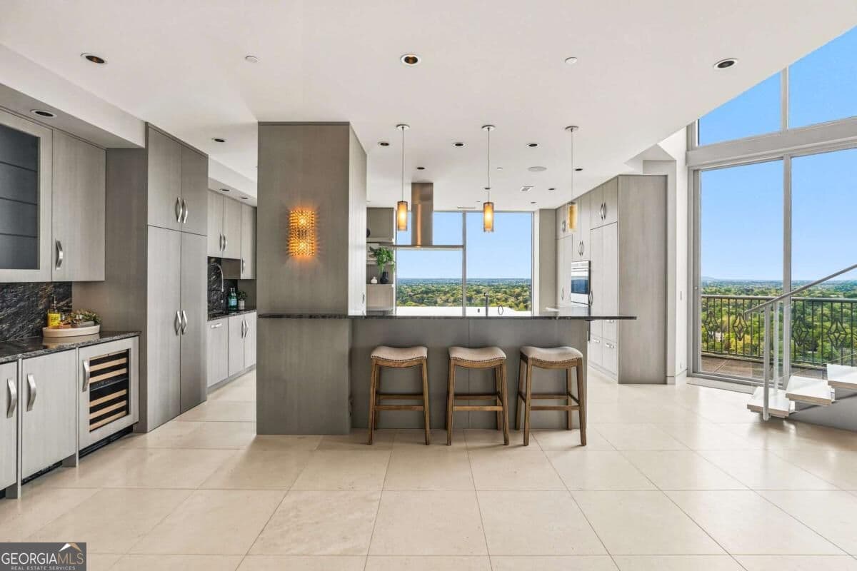 2 bedroom, 2.5 bathroom, 2,625 sq ft condominium for sale at 2795 Peachtree Road 2601, Atlanta, GA 30305 — photo 1 of 50