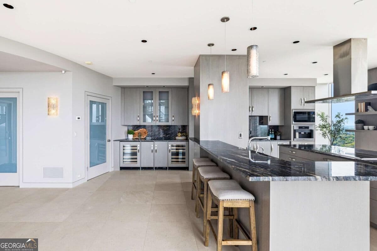 2 bedroom, 2.5 bathroom, 2,625 sq ft condominium for sale at 2795 Peachtree Road 2601, Atlanta, GA 30305 — photo 10