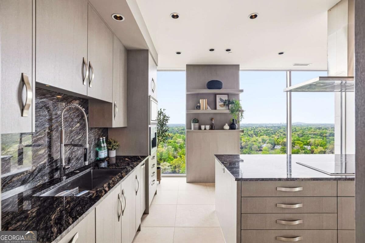2 bedroom, 2.5 bathroom, 2,625 sq ft condominium for sale at 2795 Peachtree Road 2601, Atlanta, GA 30305 — photo 4