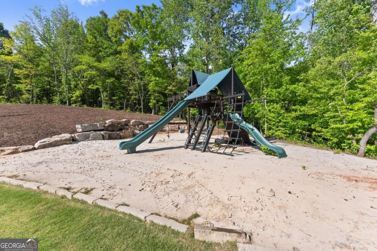 7 bedroom, 6.5 bathroom, 6,302 sq ft single family residence for rent at 3263 Tanners Mill Road, Gainesville, GA 30507 for $8,500 a month — photo 3
