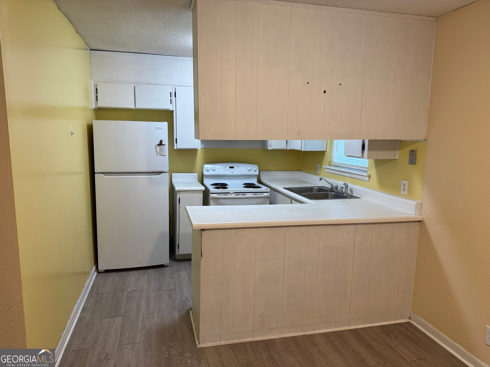 3 bedroom, 1.5 bathroom, 1,247 sq ft single family residence for sale at 2237 Formosa Circle, Brunswick, GA 31520 — photo 5