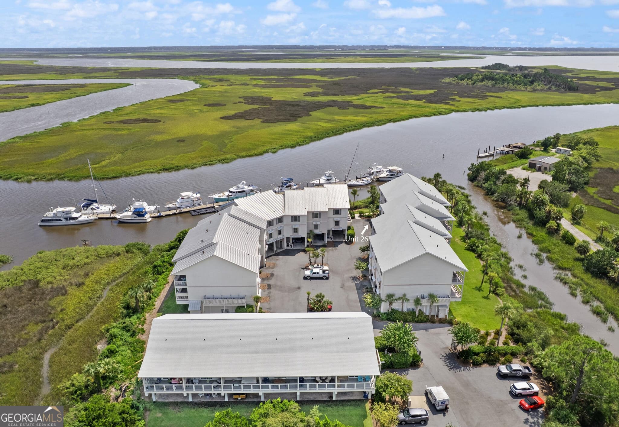 3 bedroom, 3 bathroom, 1,584 sq ft condominium for sale at 26 Hidden Harbor Road, Brunswick, GA 31525 — photo 2