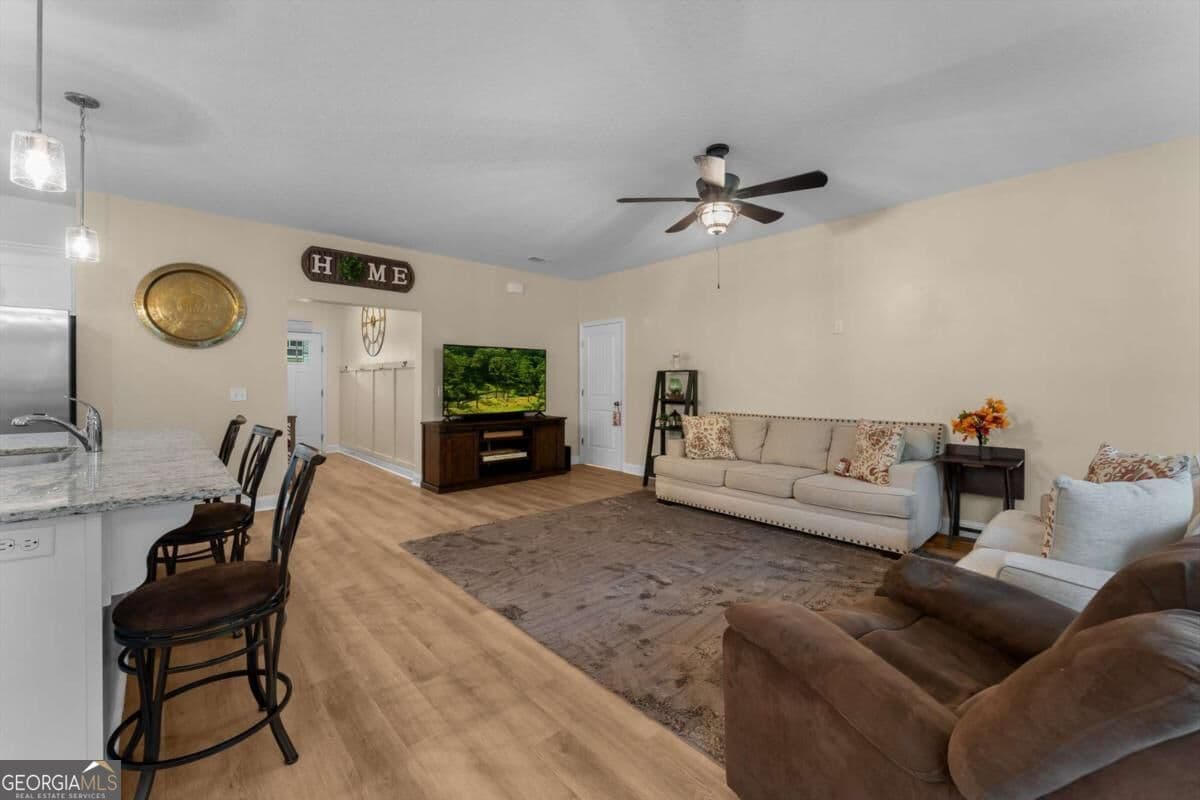 4 bedroom, 2 bathroom, 1,682 sq ft single family residence for sale at 1028 Meloney Drive, Hinesville, GA 31313 — photo 7
