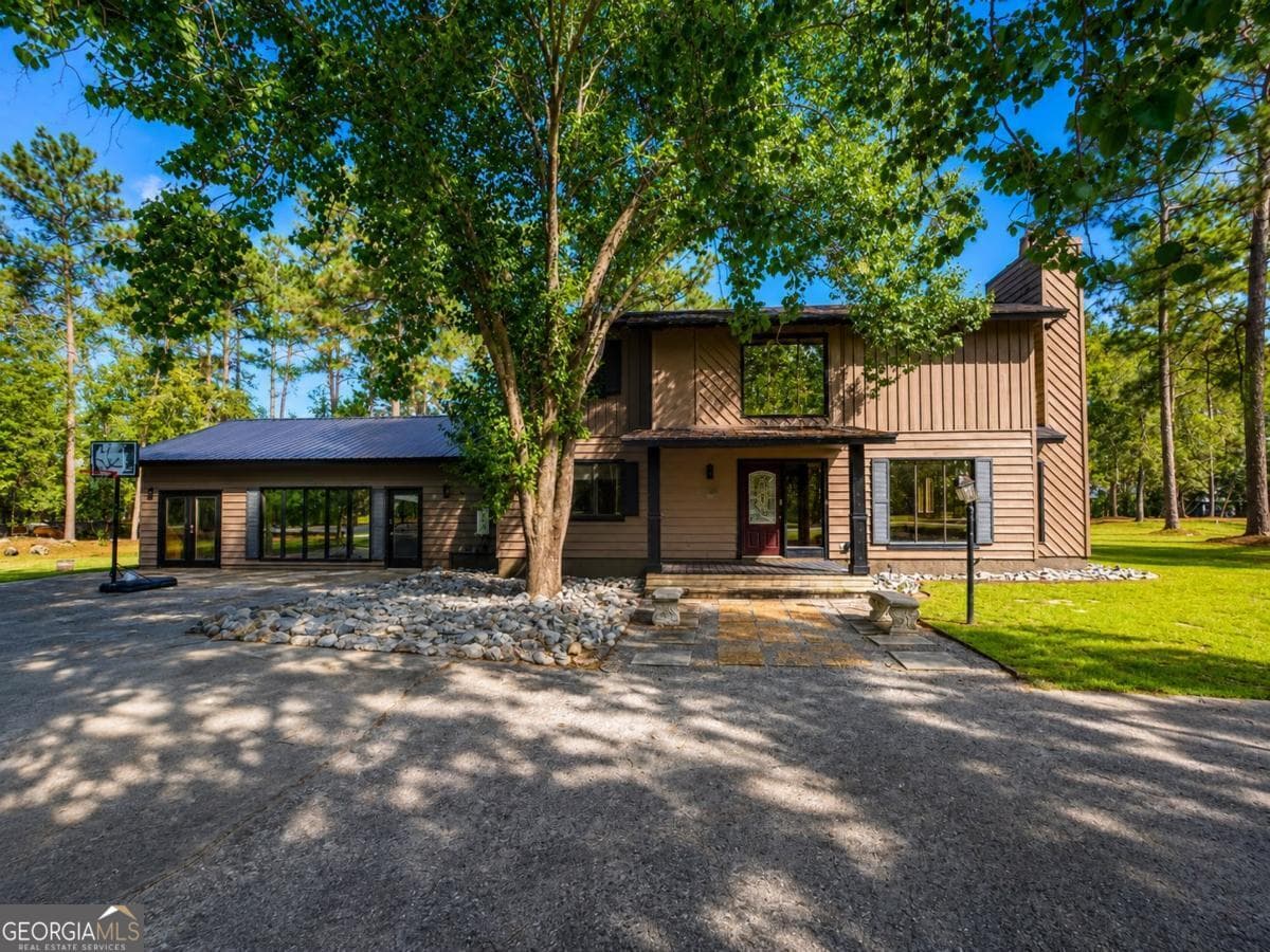 3 bedroom, 2.5 bathroom, 2,940 sq ft single family residence sold at 2 Birdie Drive, Jesup, GA 31546