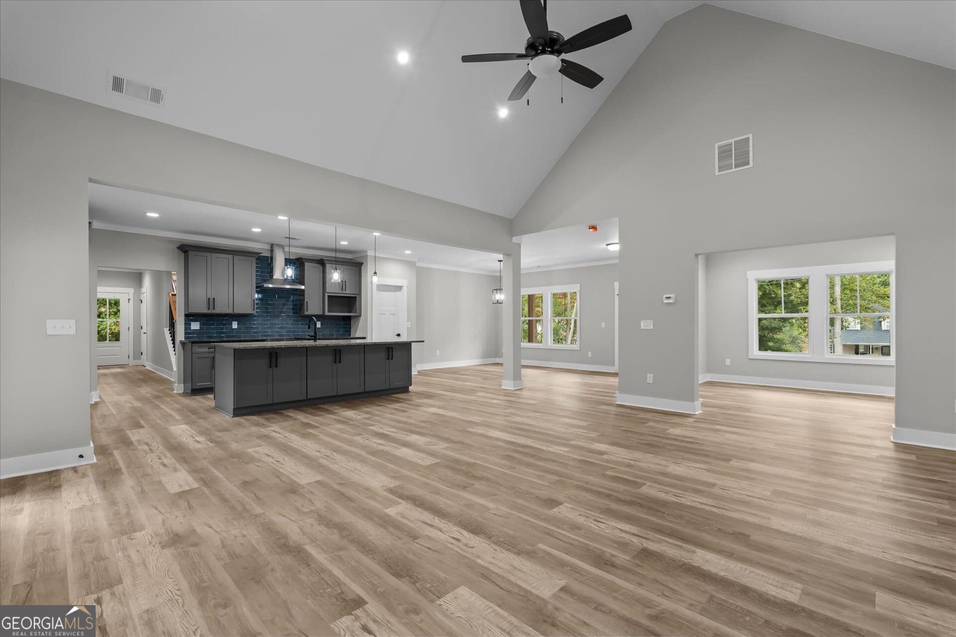 4 bedroom, 3.5 bathroom, 2,912 sq ft single family residence for sale at 10040 Lakeview Parkway, Villa Rica, GA 30180 — photo 9