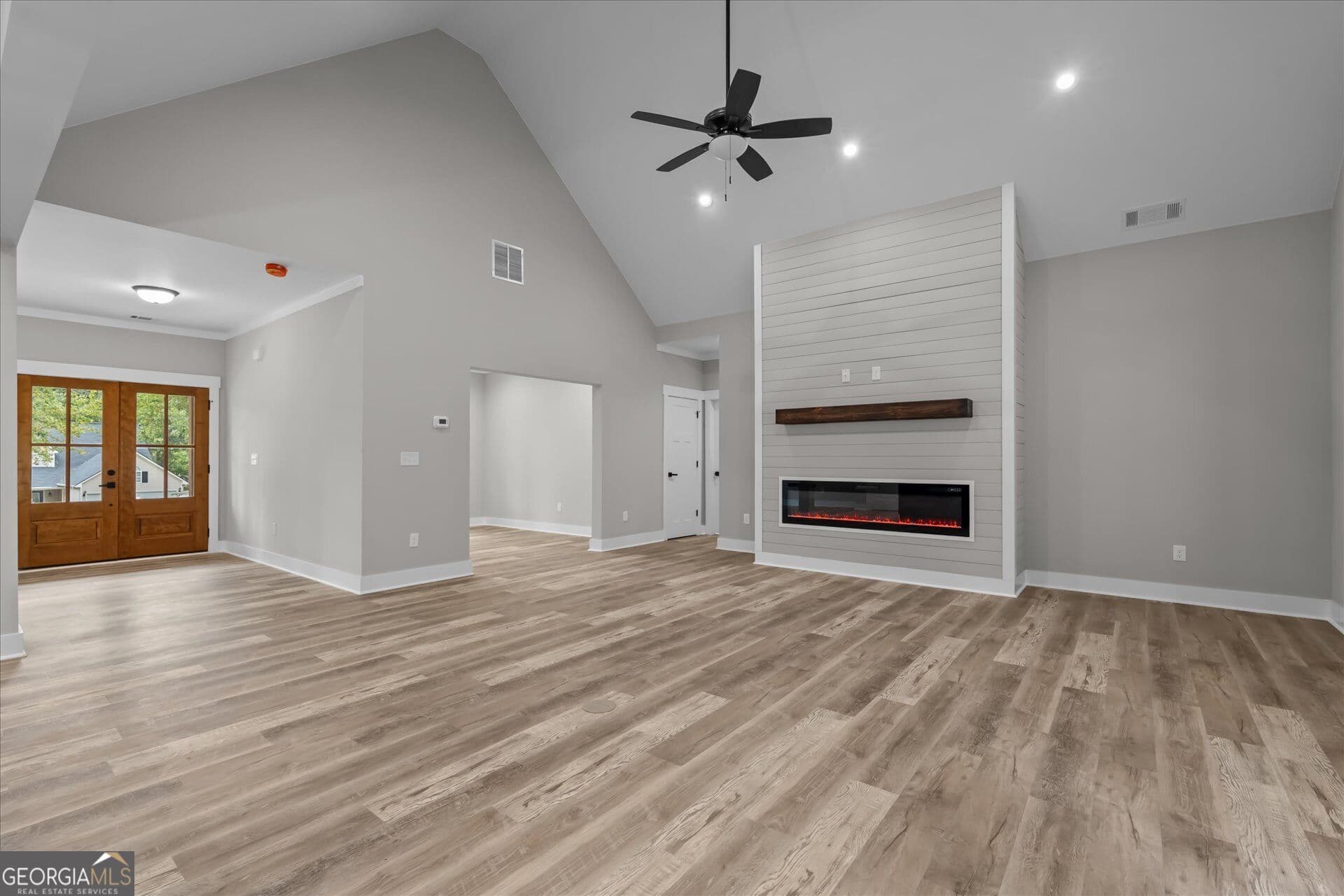 4 bedroom, 3.5 bathroom, 2,912 sq ft single family residence for sale at 10040 Lakeview Parkway, Villa Rica, GA 30180 — photo 10
