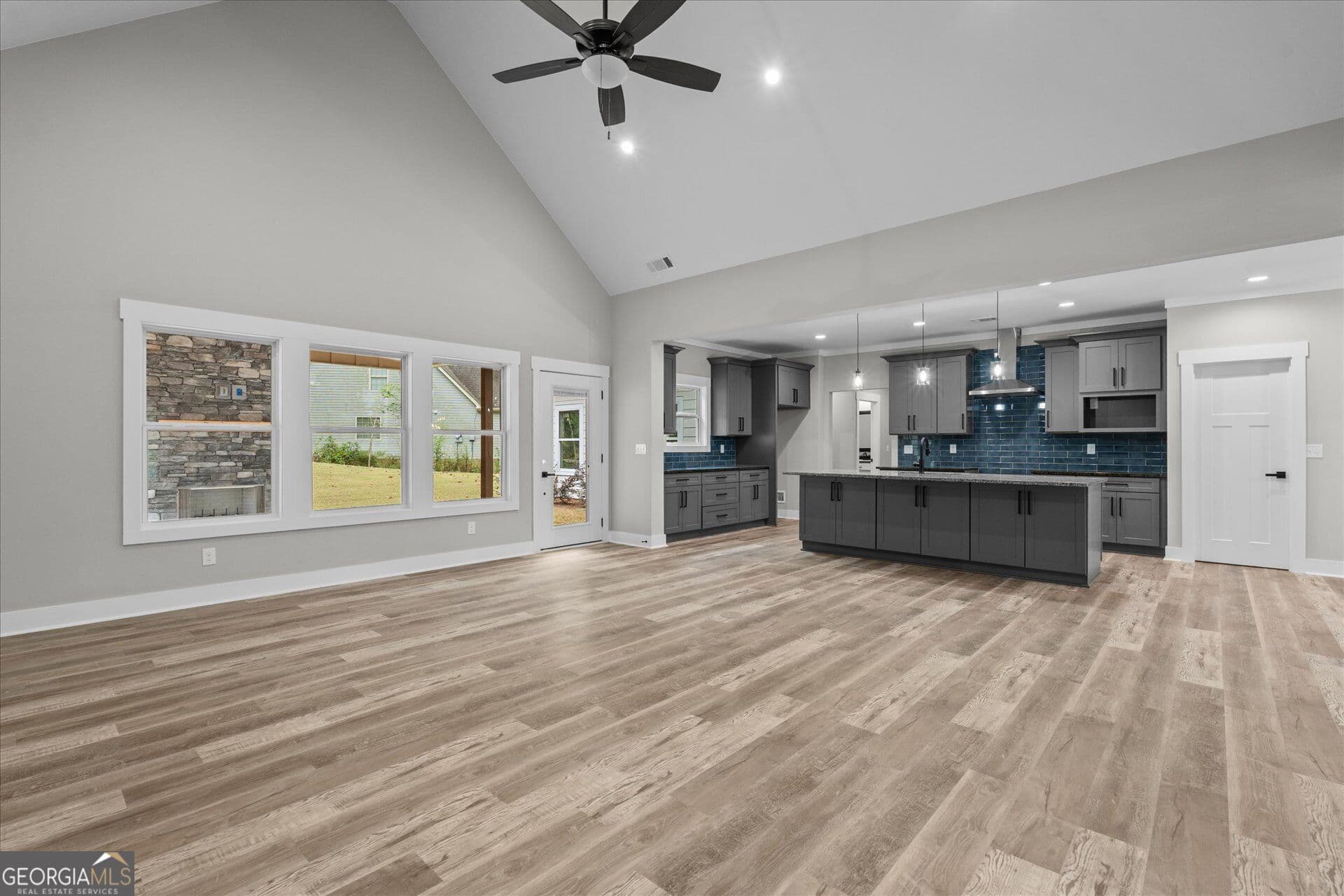 4 bedroom, 3.5 bathroom, 2,912 sq ft single family residence for sale at 10040 Lakeview Parkway, Villa Rica, GA 30180 — photo 8
