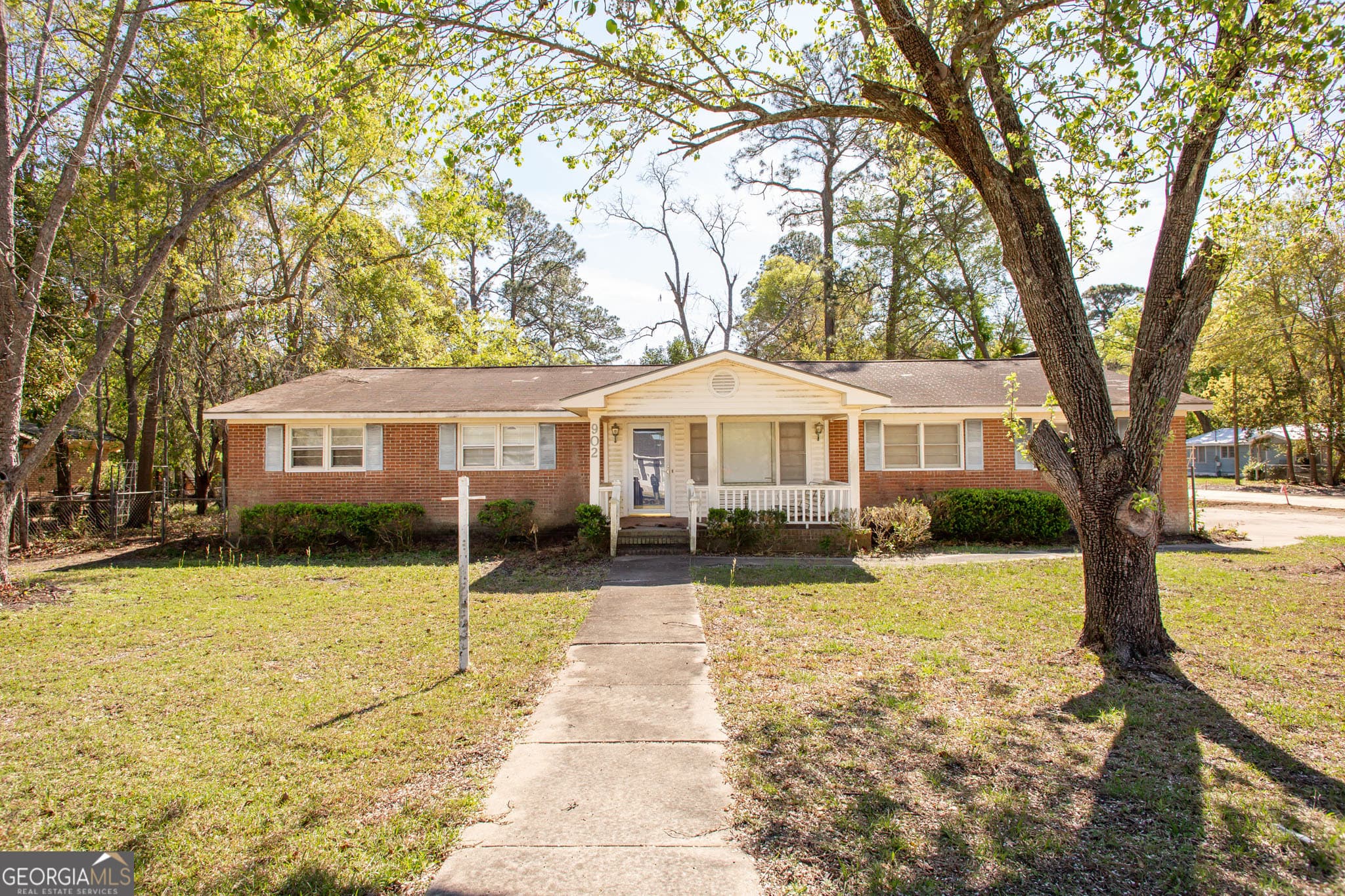 3 bedroom, 2 bathroom, 1,696 sq ft single family residence for sale at 902 Stanton Avenue, Waycross, GA 31503 — photo 2