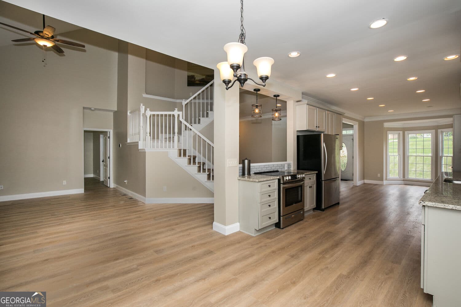 6 bedroom, 3.5 bathroom, 4,027 sq ft single family residence for rent at 6353 Chestnut Parkway, Flowery Branch, GA 30542 for $3,600 a month — photo 7