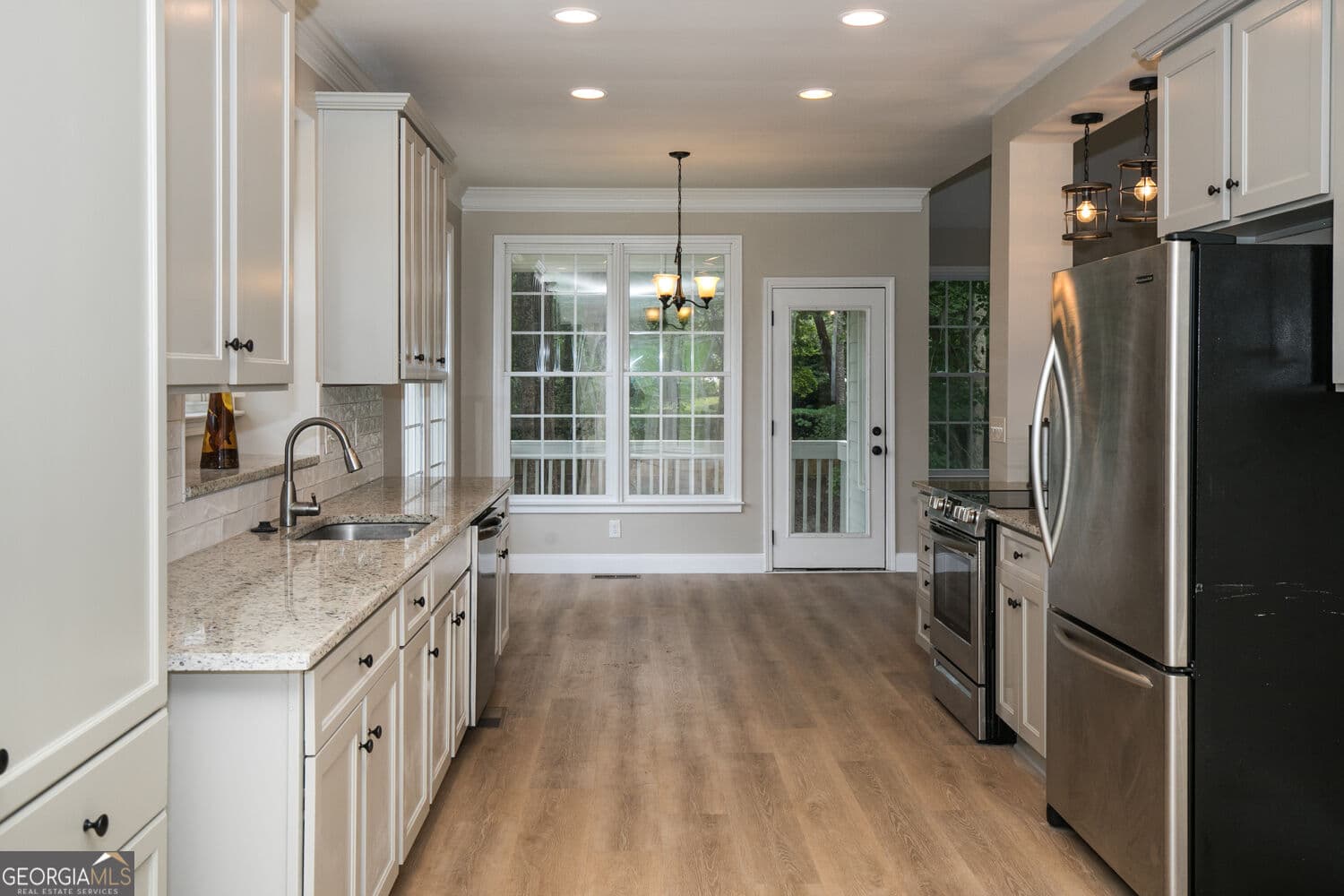 6 bedroom, 3.5 bathroom, 4,027 sq ft single family residence for rent at 6353 Chestnut Parkway, Flowery Branch, GA 30542 for $3,600 a month — photo 10