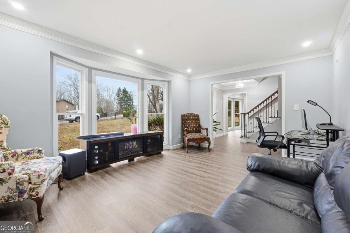 5 bedroom, 3.5 bathroom, 3,351 sq ft single family residence for sale at 600 Branch Valley Court, Roswell, GA 30076 — photo 9
