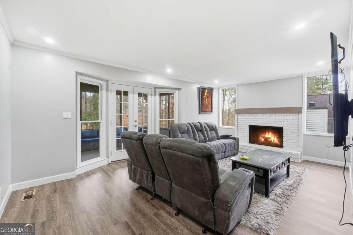 5 bedroom, 3.5 bathroom, 3,351 sq ft single family residence for sale at 600 Branch Valley Court, Roswell, GA 30076 — photo 10