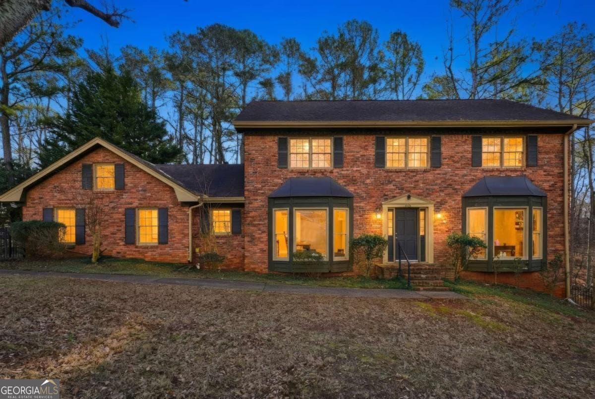 5 bedroom, 3.5 bathroom, 3,351 sq ft single family residence for sale at 600 Branch Valley Court, Roswell, GA 30076 — photo 4