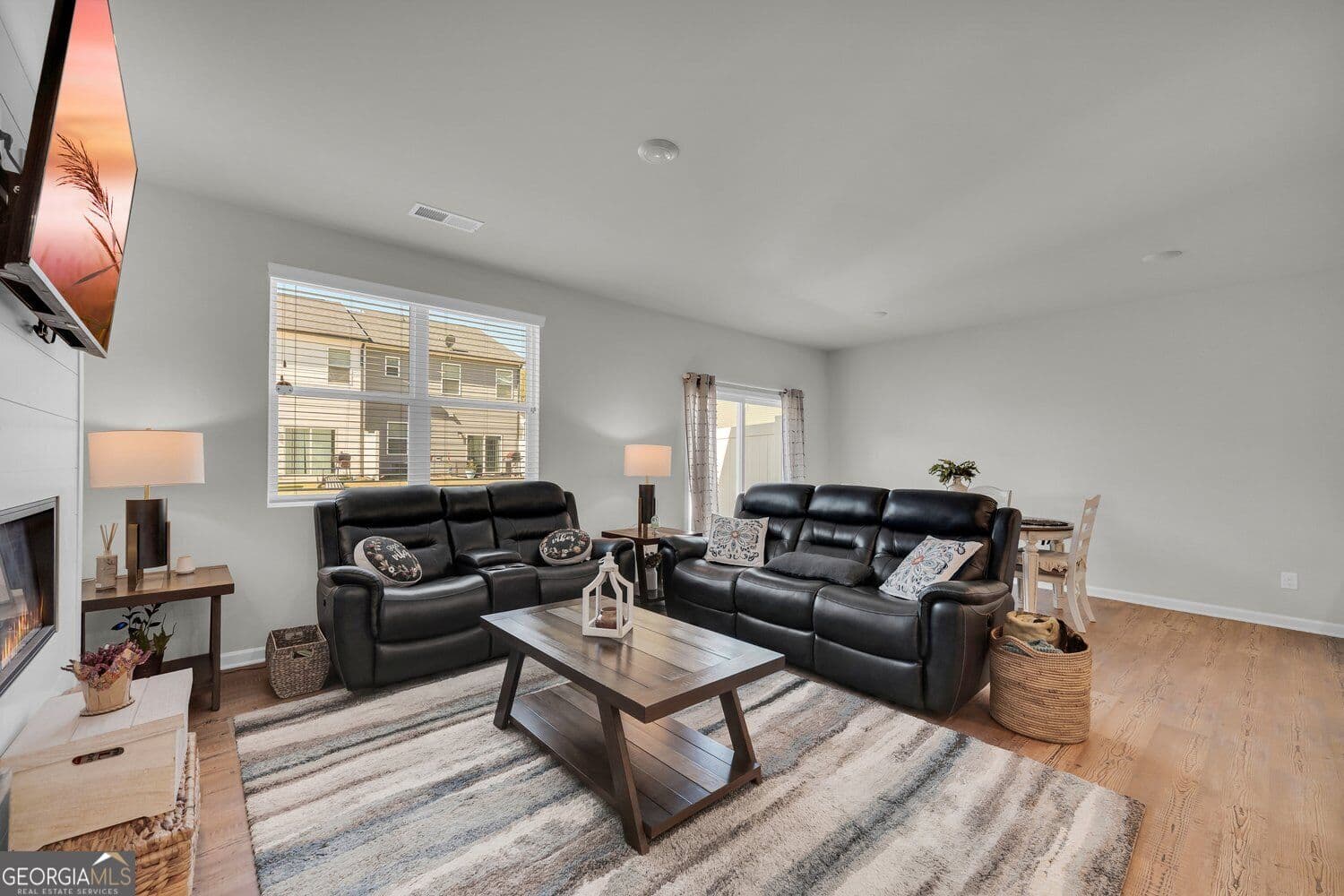 3 bedroom, 2.5 bathroom, 1,912 sq ft townhouse for sale at 5235 Canberra Drive, Flowery Branch, GA 30542 — photo 6