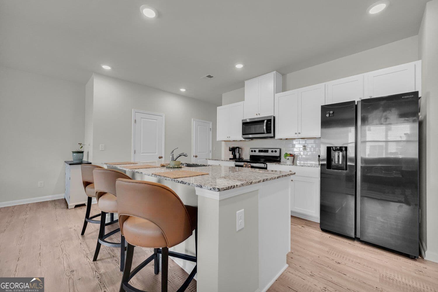 3 bedroom, 2.5 bathroom, 1,912 sq ft townhouse for sale at 5235 Canberra Drive, Flowery Branch, GA 30542 — photo 10
