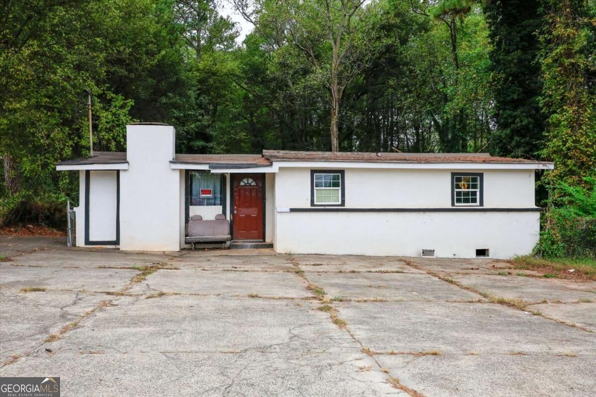 2 bedroom, 1 bathroom, 1,049 sq ft single family residence for sale at 2584 Austell Road, Marietta, GA 30008