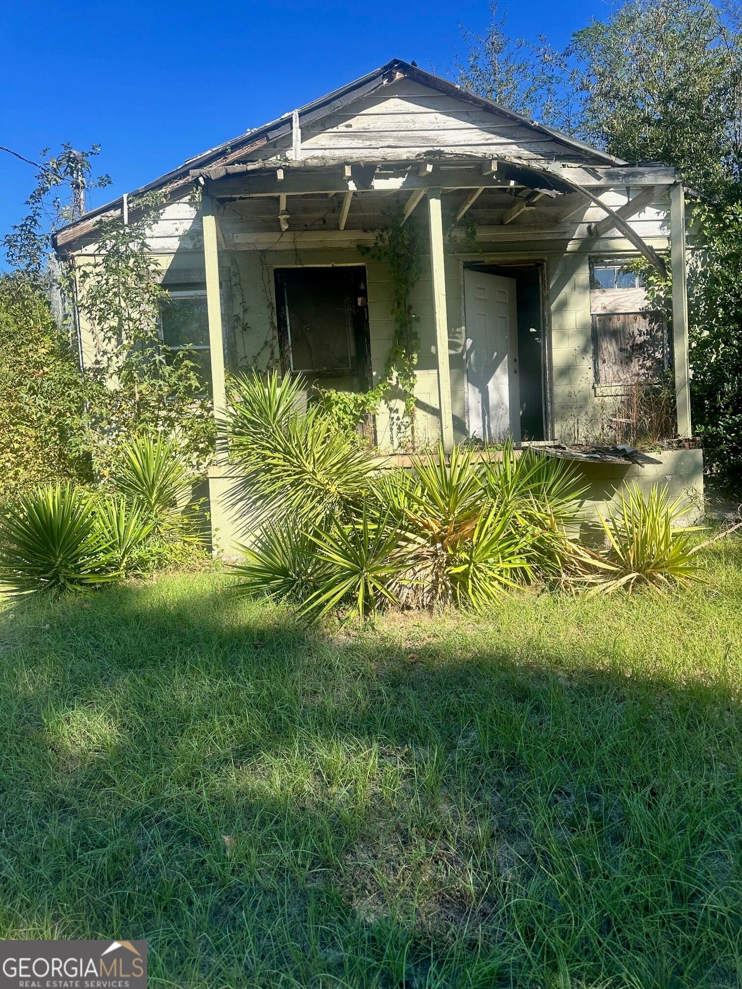 4 bedroom, 2 bathroom, 876 sq ft single family residence for sale at 1031 Chestney Street, Macon, GA 31217