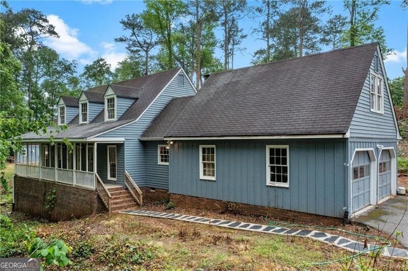 4 bedroom, 2.5 bathroom single family residence for sale at 61 Sherwood Lane, Marietta, GA 30067 — photo 4