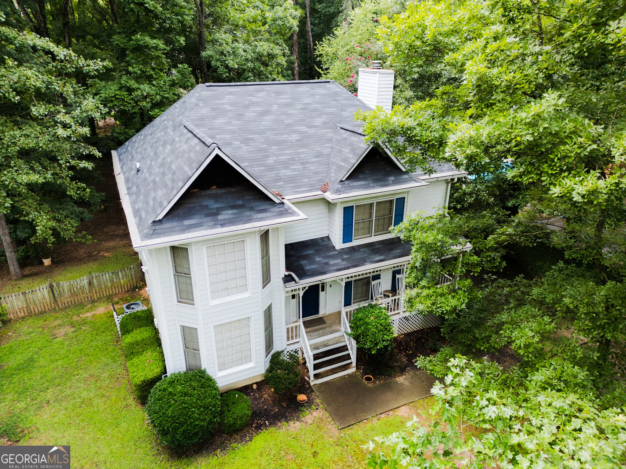 4 bedroom, 3.5 bathroom, 2,909 sq ft single family residence for sale at 220 Creekwood Trail, Fayetteville, GA 30214 — photo 3