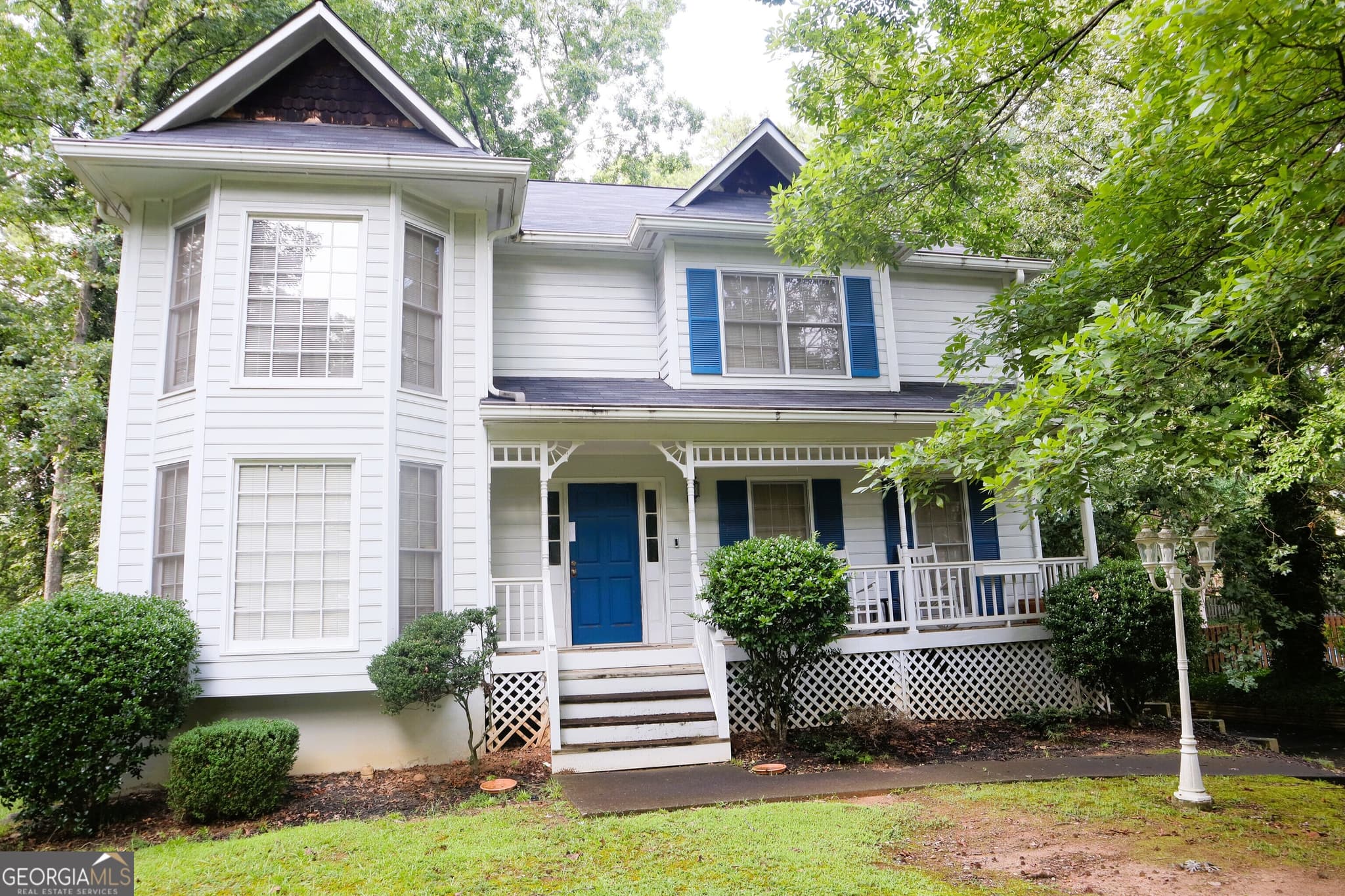 4 bedroom, 3.5 bathroom, 2,909 sq ft single family residence for sale at 220 Creekwood Trail, Fayetteville, GA 30214 — photo 1 of 23