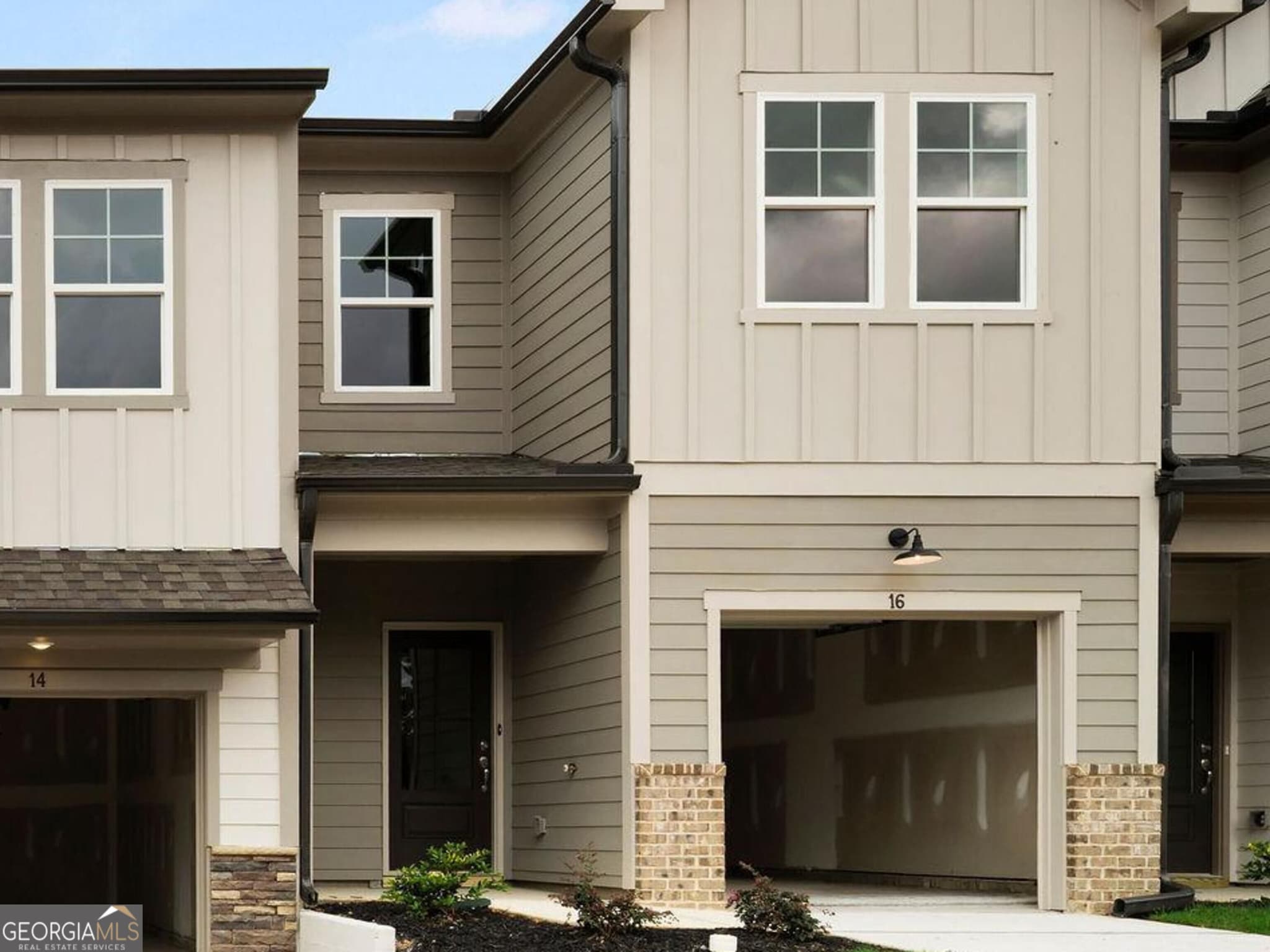 3 bedroom, 2.5 bathroom, 1,572 sq ft townhouse for sale at 16 Magnolia Boulevard, Cedartown, GA 30125