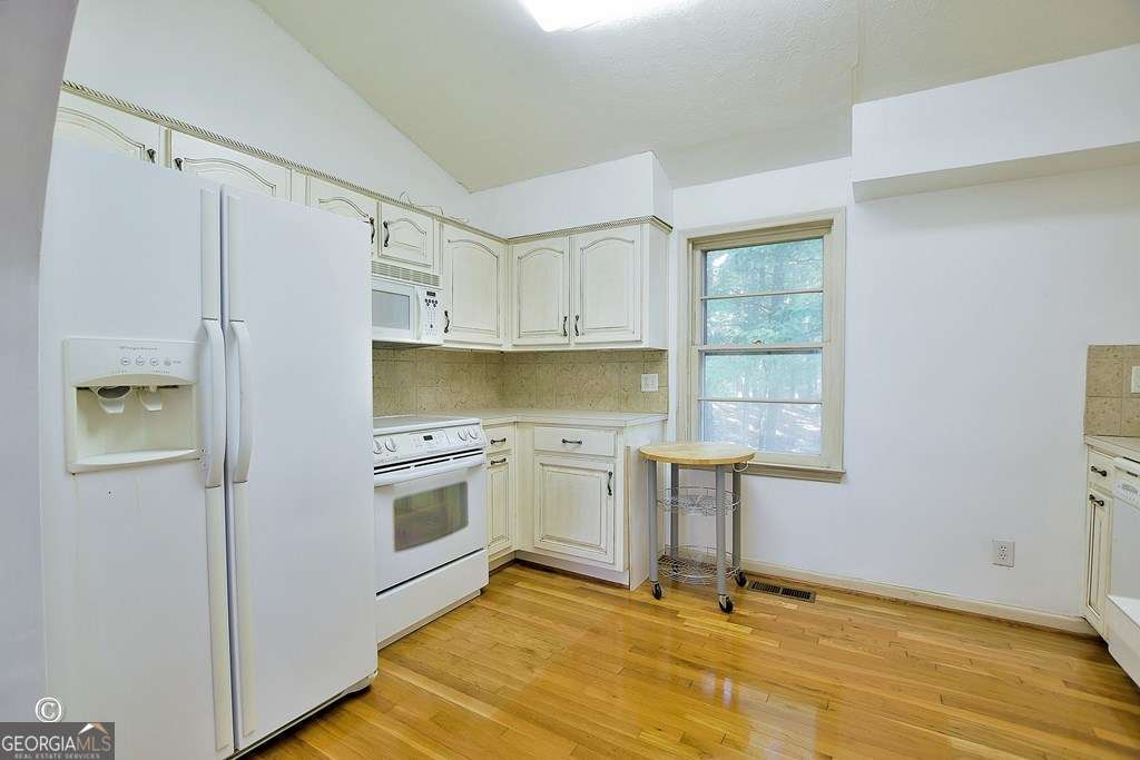 1 bedroom, 1 bathroom single family residence under contract at 254 Lee Road 0791, Salem, AL 36874 — photo 10