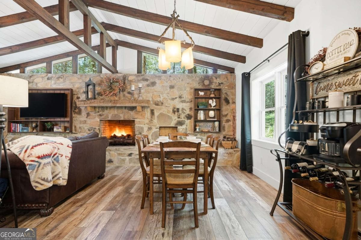 2 bedroom, 1 bathroom, 960 sq ft single family residence for sale at 10758 Chatsworth Highway, Ellijay, GA 30540 — photo 9