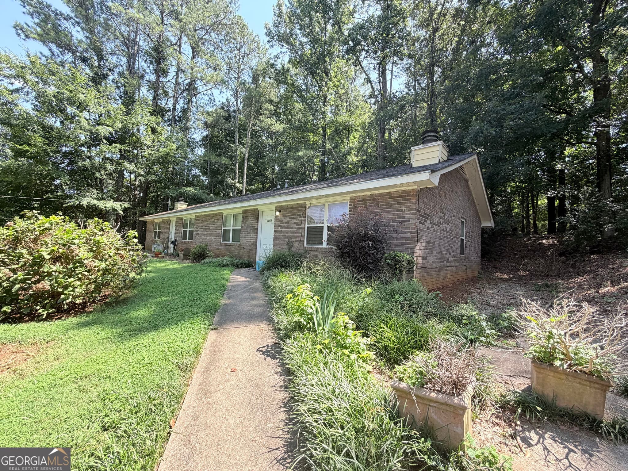 2 bedroom, 1 bathroom, 891 sq ft duplex for rent at 1063 Kings Mill Run, Athens, GA 30606 for $1,095 a month