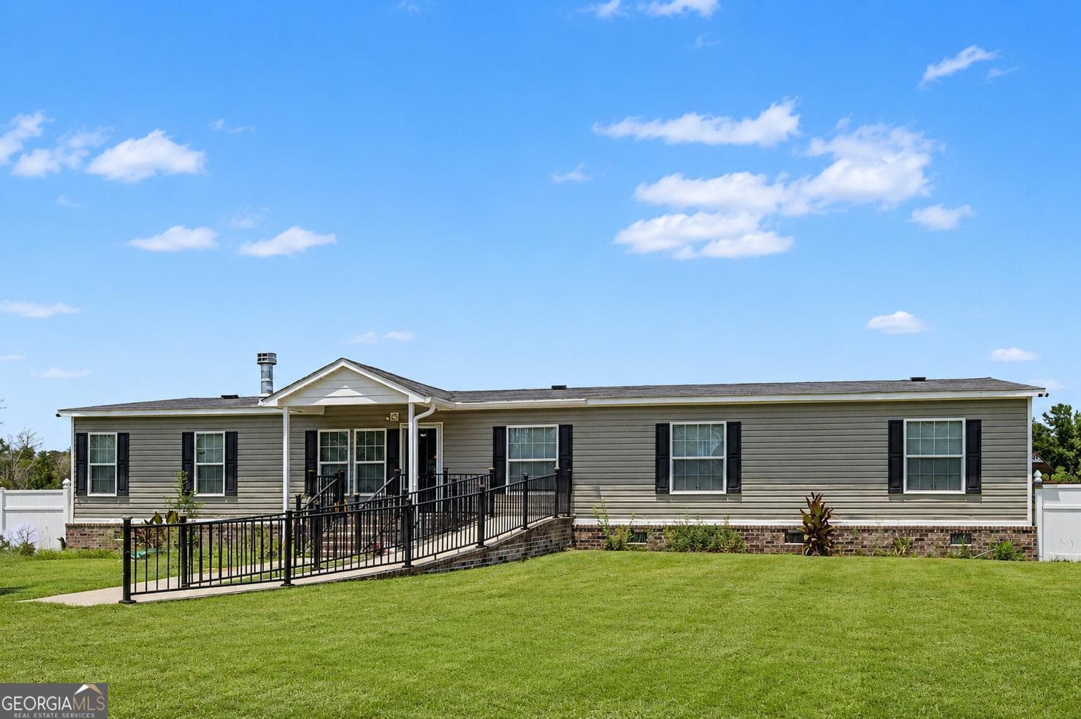 5 bedroom, 2 bathroom, 1,960 sq ft manufactured home,single family residence sold at 2023 Hiltonia Road, Millen, GA 30442