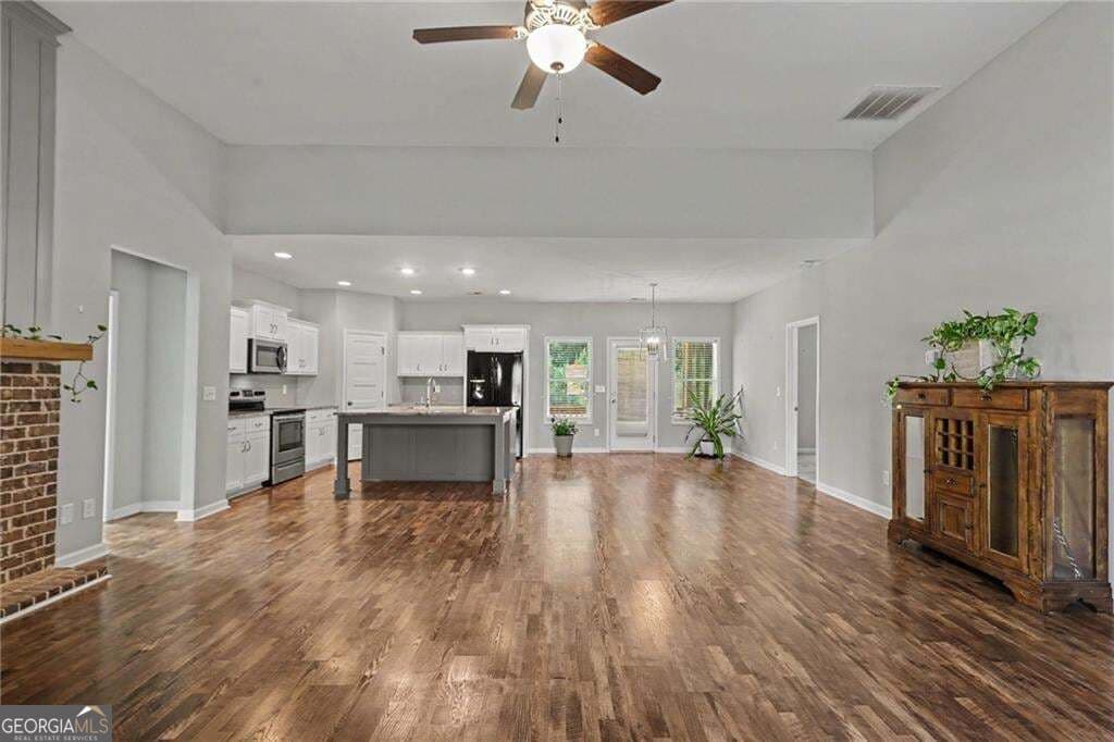 4 bedroom, 2 bathroom, 1,911 sq ft single family residence for sale at 119 Springwood Drive, Carrollton, GA 30117 — photo 10