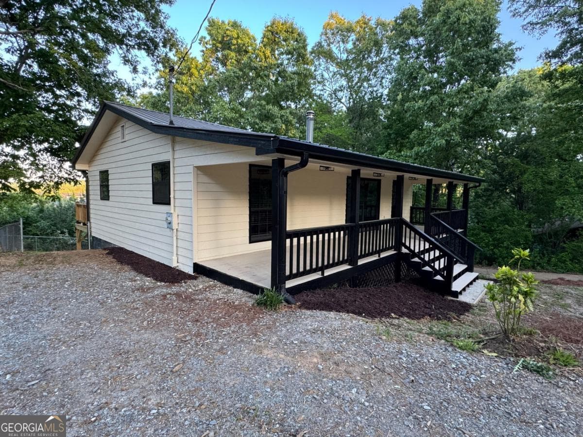 3 bedroom, 2.5 bathroom, 2,808 sq ft single family residence sold at 678 Lakeview Circle, Morganton, GA 30560