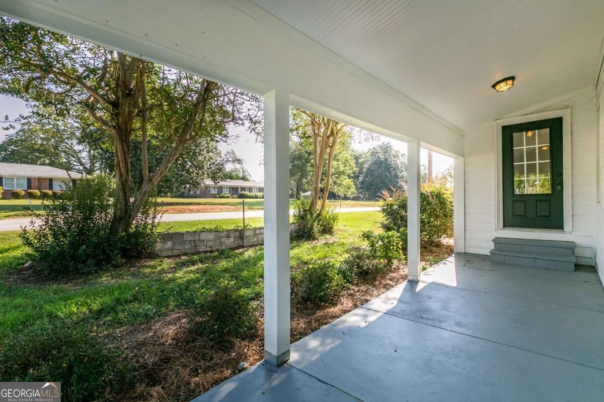 3 bedroom, 2 bathroom, 1,687 sq ft single family residence for rent at 5740 Bostwick Highway, Bostwick, GA 30621 for $1,950 a month — photo 10