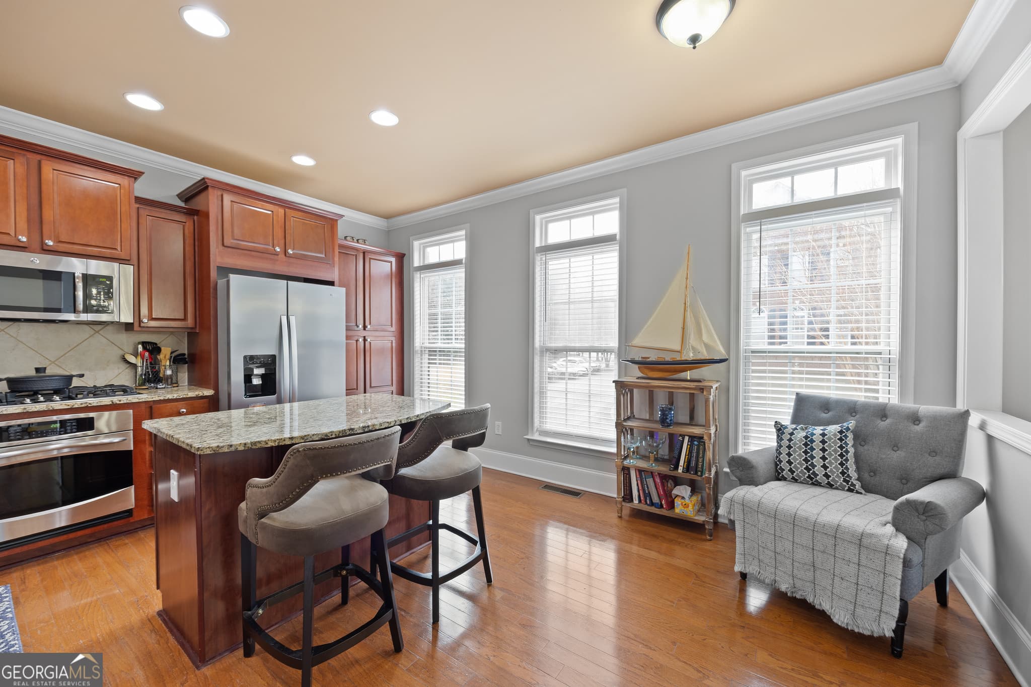 3 bedroom, 3.5 bathroom, 2,220 sq ft townhouse for sale at 2871 Overlook Way, Atlanta, GA 30324 — photo 6