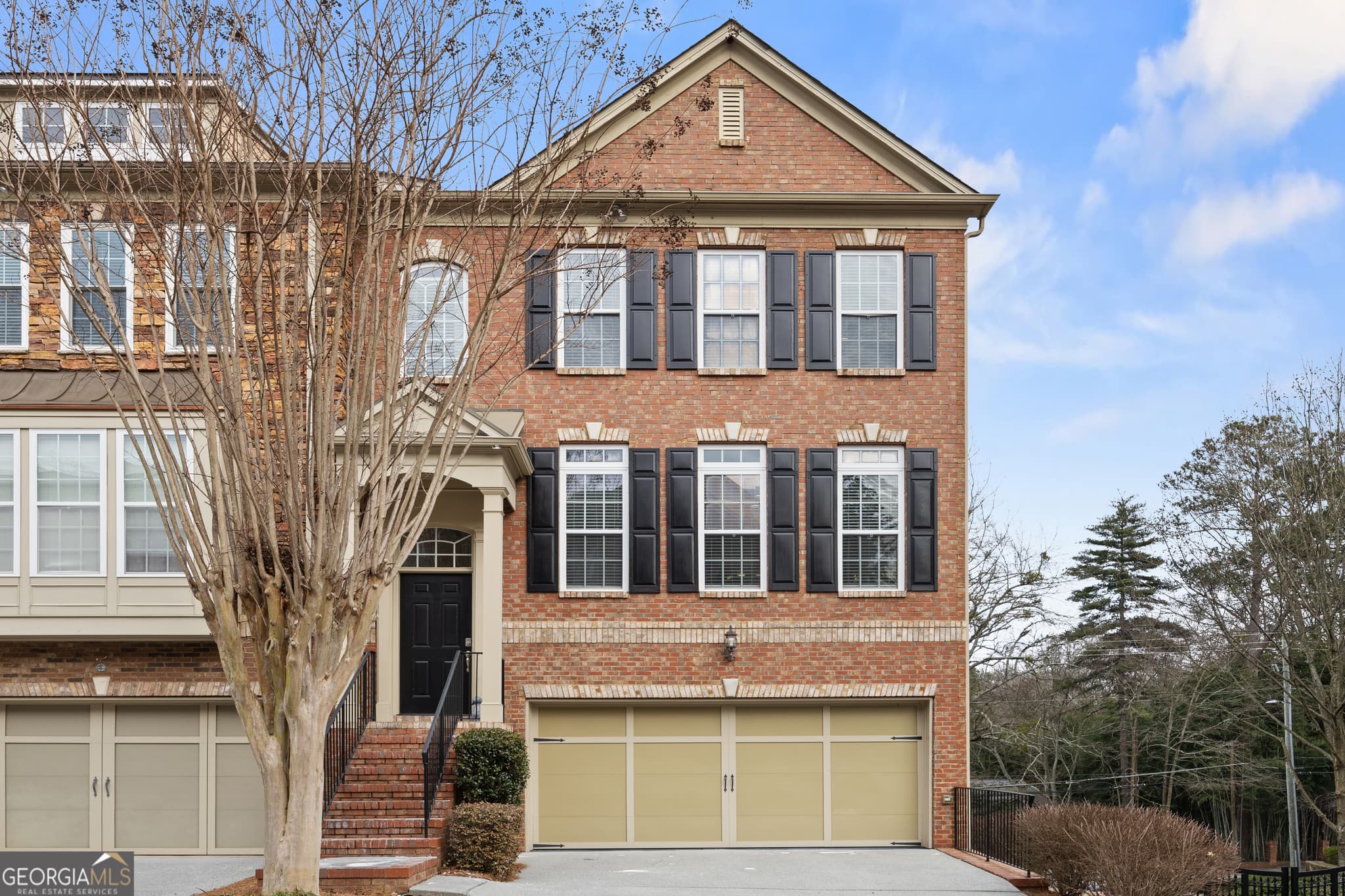 3 bedroom, 3.5 bathroom, 2,220 sq ft townhouse for sale at 2871 Overlook Way, Atlanta, GA 30324