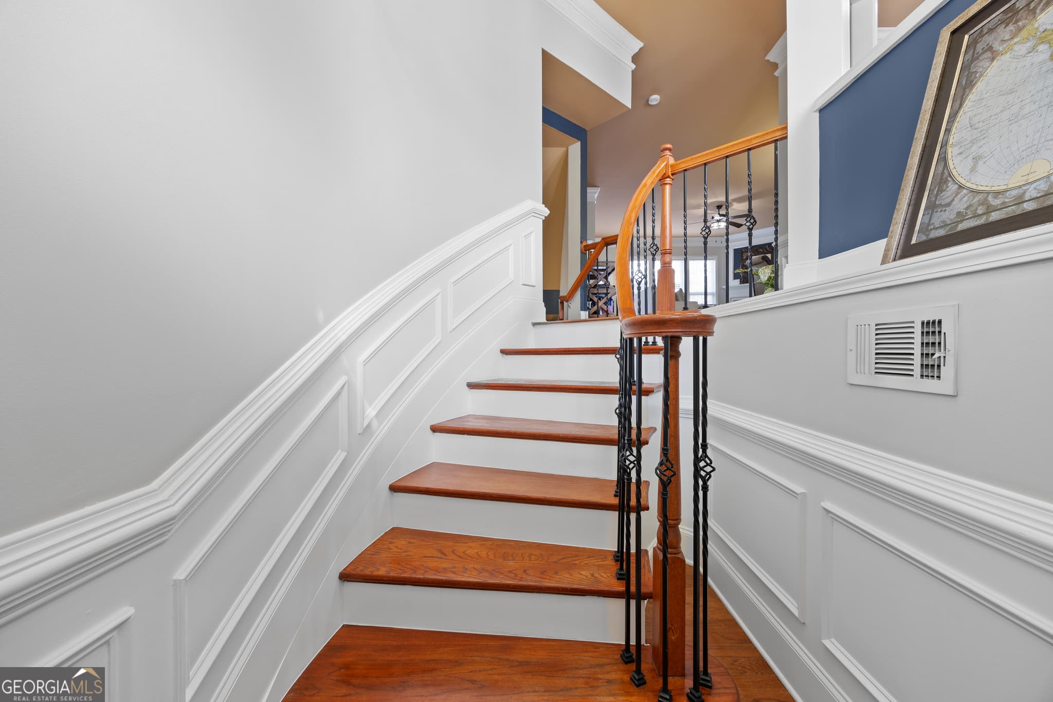 3 bedroom, 3.5 bathroom, 2,220 sq ft townhouse for sale at 2871 Overlook Way, Atlanta, GA 30324 — photo 4