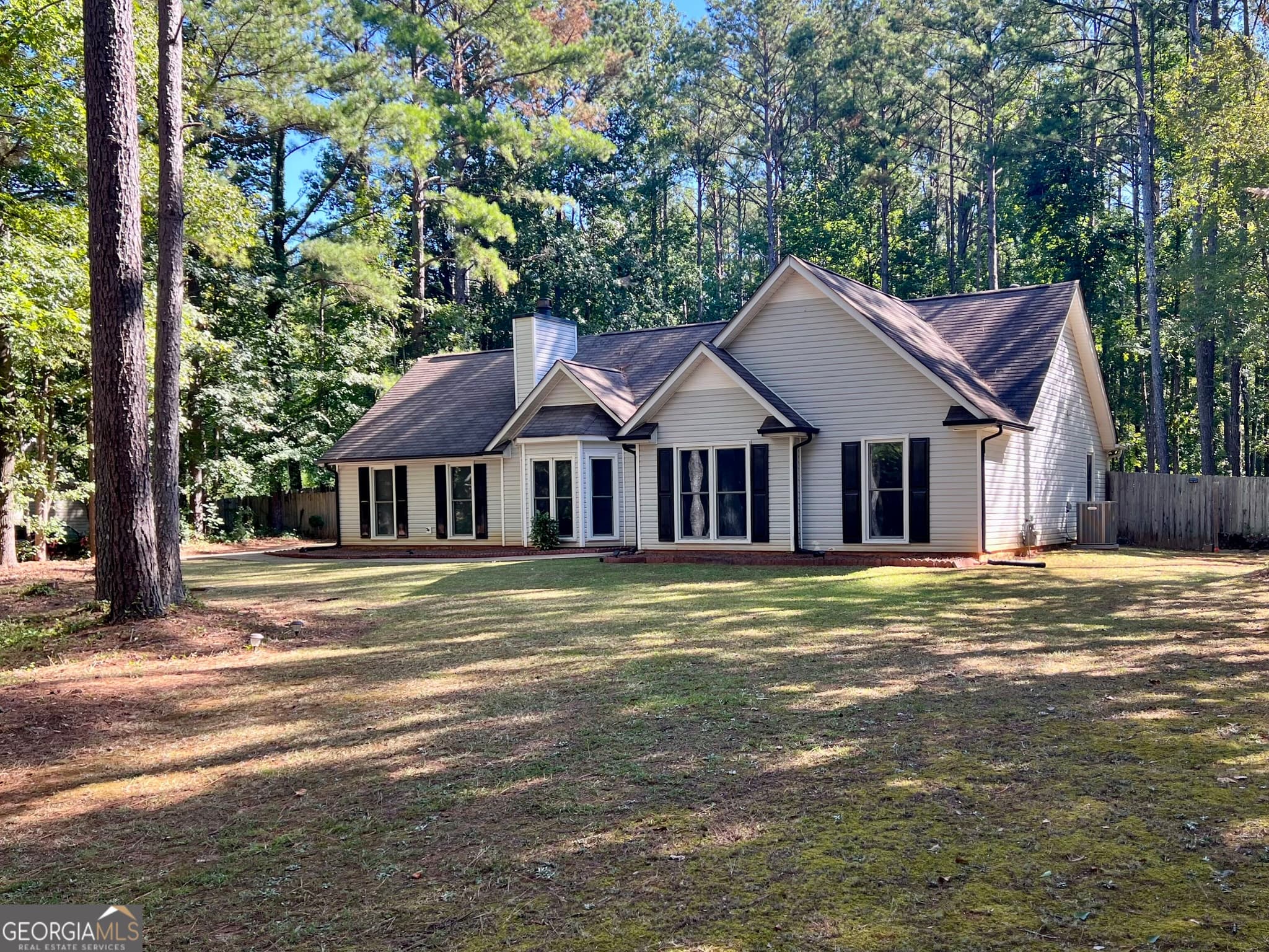 3 bedroom, 2 bathroom, 1,262 sq ft single family residence for sale at 37 Jeb Stuart Drive, Newnan, GA 30265 — photo 1 of 45