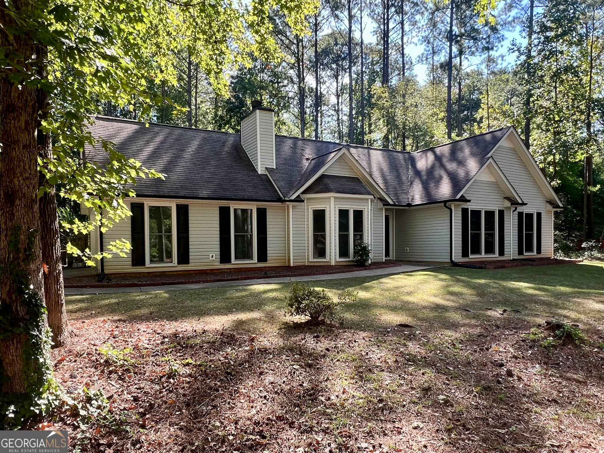 3 bedroom, 2 bathroom, 1,262 sq ft single family residence for sale at 37 Jeb Stuart Drive, Newnan, GA 30265 — photo 5