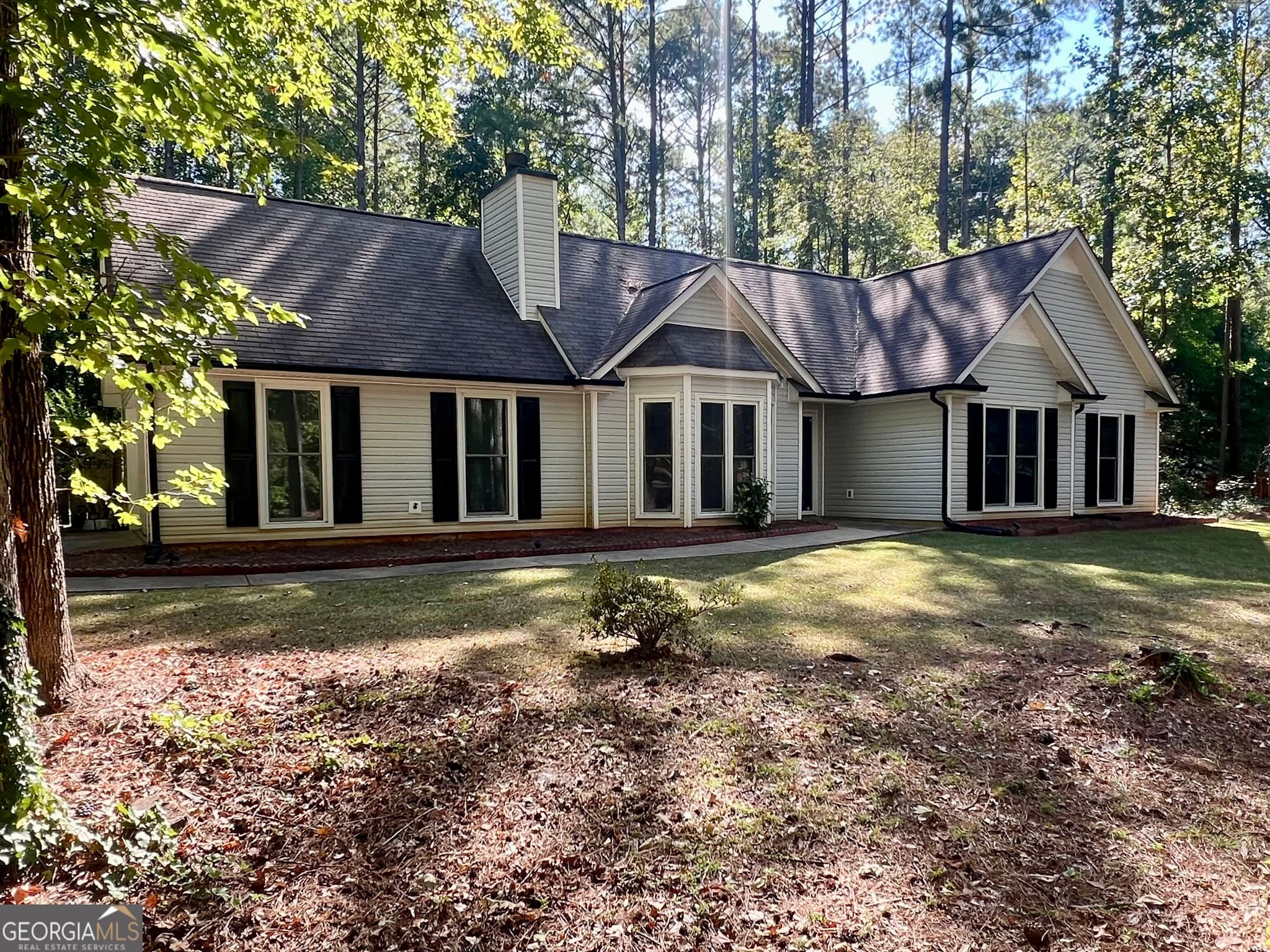 3 bedroom, 2 bathroom, 1,262 sq ft single family residence for sale at 37 Jeb Stuart Drive, Newnan, GA 30265 — photo 4