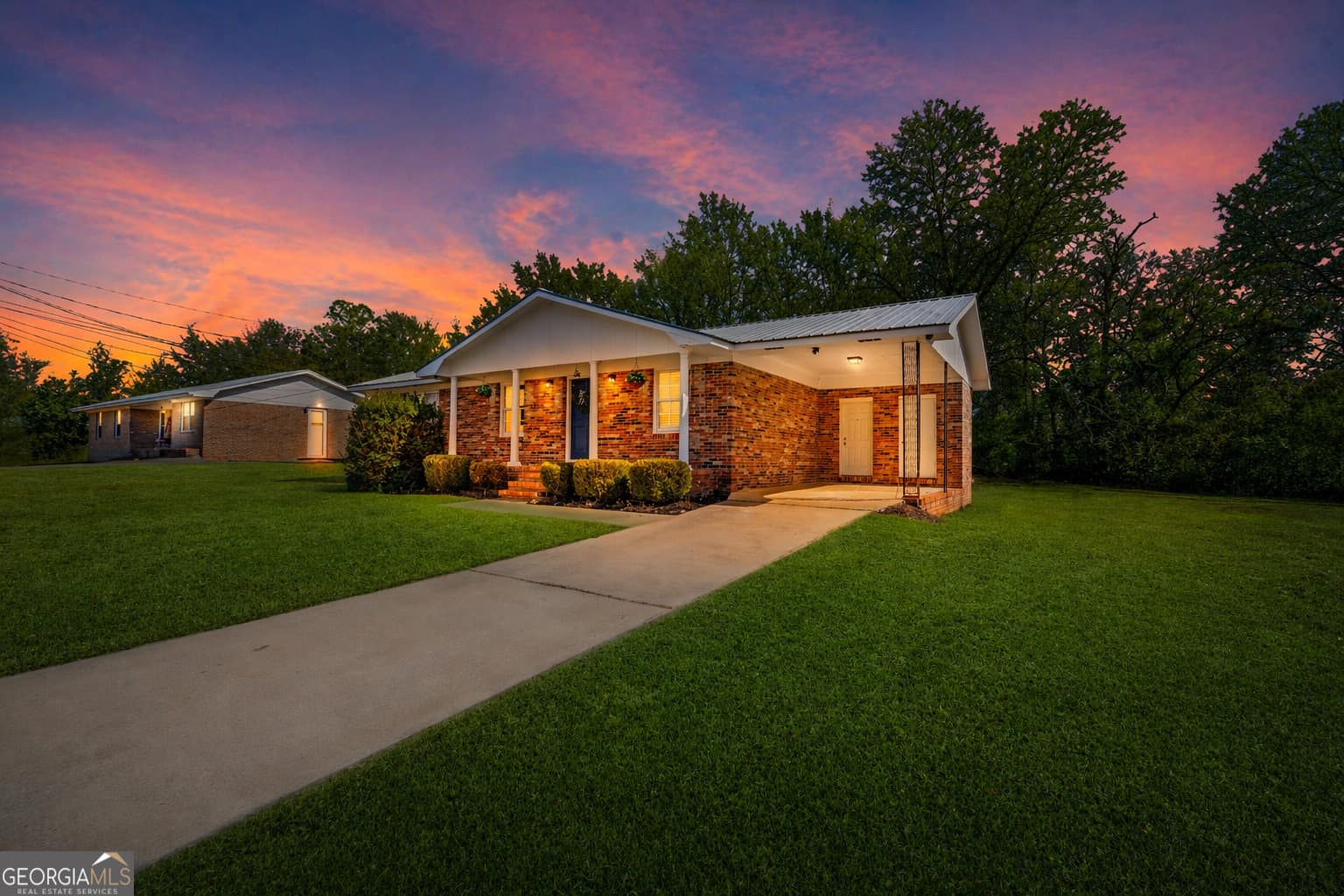 3 bedroom, 1.5 bathroom, 1,111 sq ft single family residence for sale at 710 Smith Street, Vidalia, GA 30474