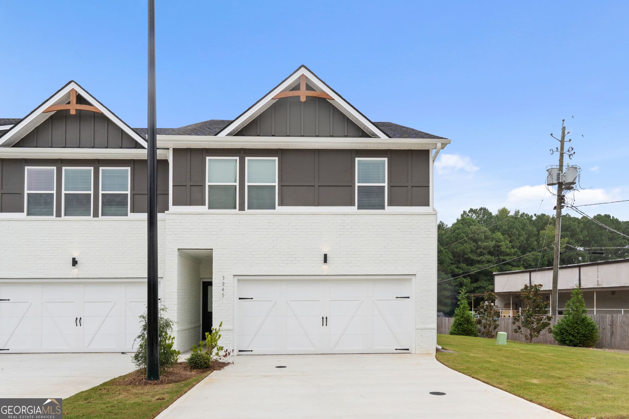 3 bedroom, 2.5 bathroom, 1,852 sq ft townhouse for sale at 3245 Wading Heron Way, Powder Springs, GA 30127