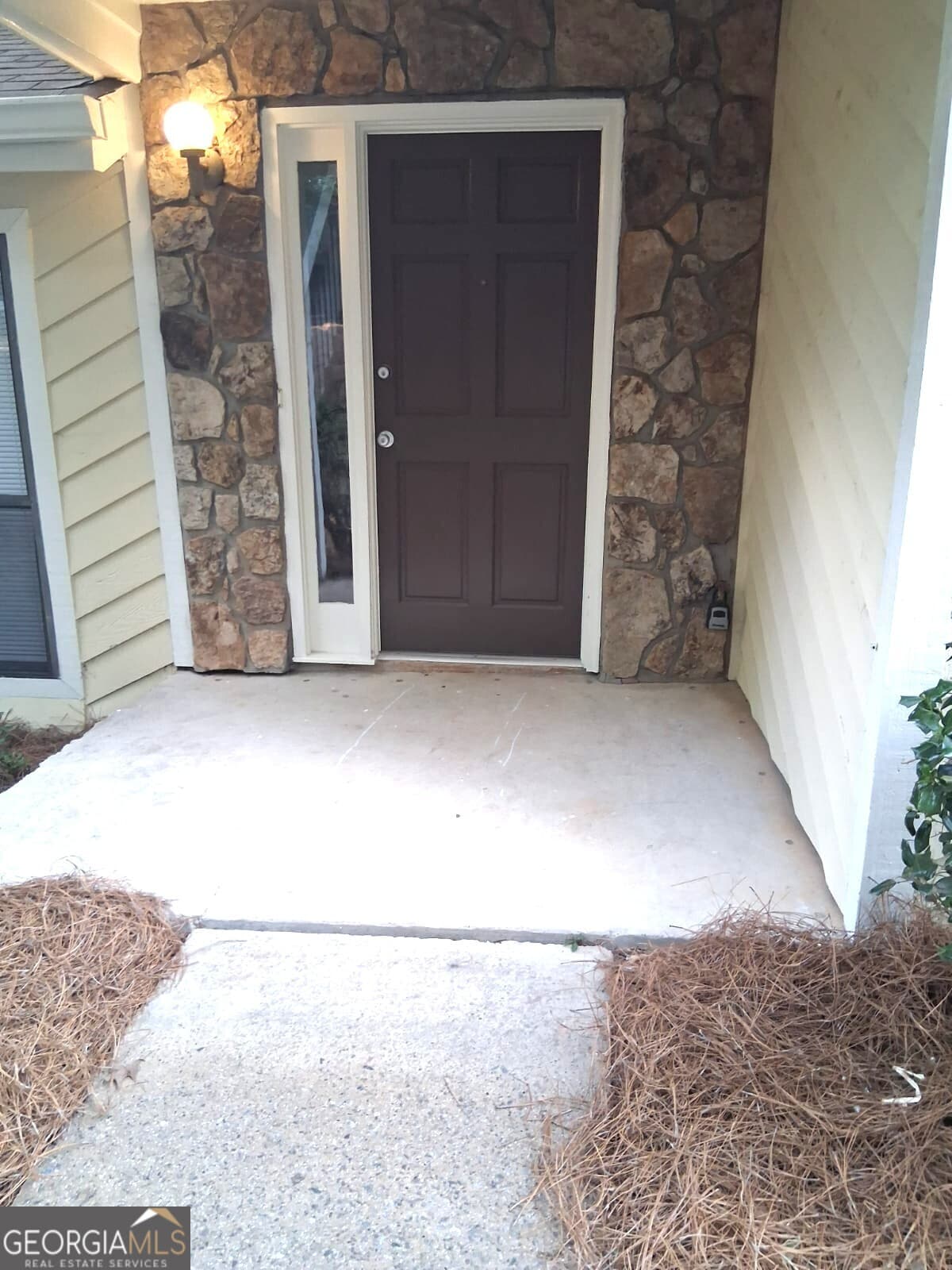 4 bedroom, 2.5 bathroom, 2,248 sq ft single family residence for sale at 8580 Colony Club Drive, Johns Creek, GA 30022 — photo 4