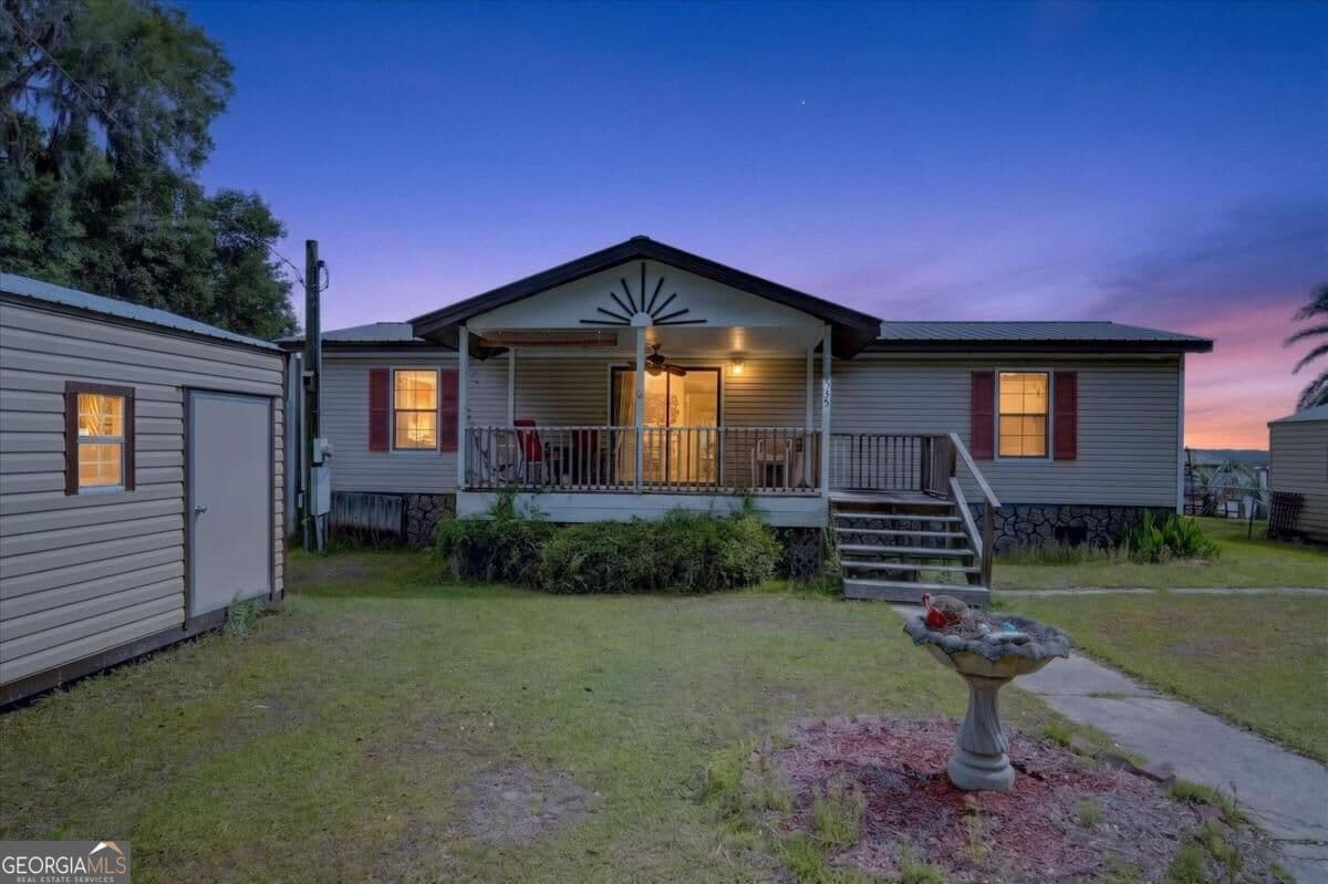3 bedroom, 2 bathroom, 1,608 sq ft manufactured home,single family residence for sale at 535 E 1St Street, Midway, GA 31320
