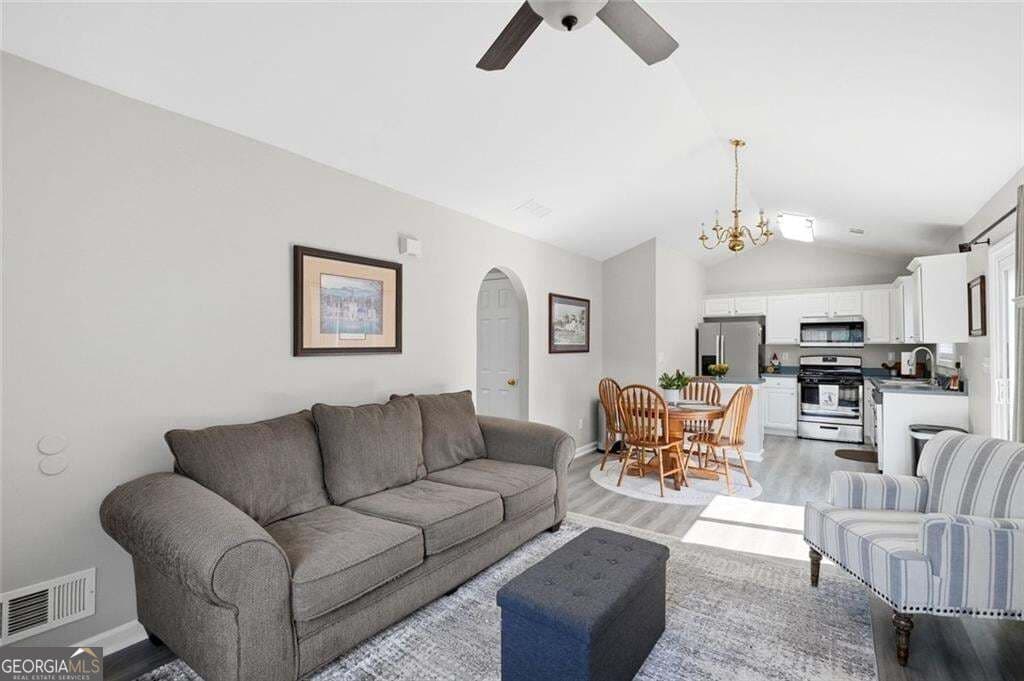 2 bedroom, 1 bathroom, 792 sq ft single family residence for sale at 226 Park Place, Woodstock, GA 30189 — photo 6
