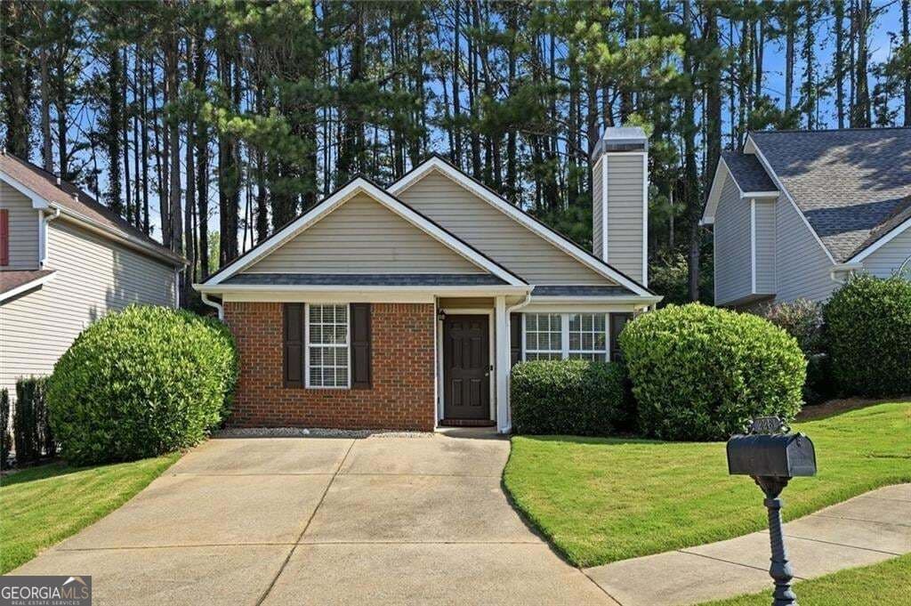 2 bedroom, 1 bathroom, 792 sq ft single family residence for sale at 226 Park Place, Woodstock, GA 30189