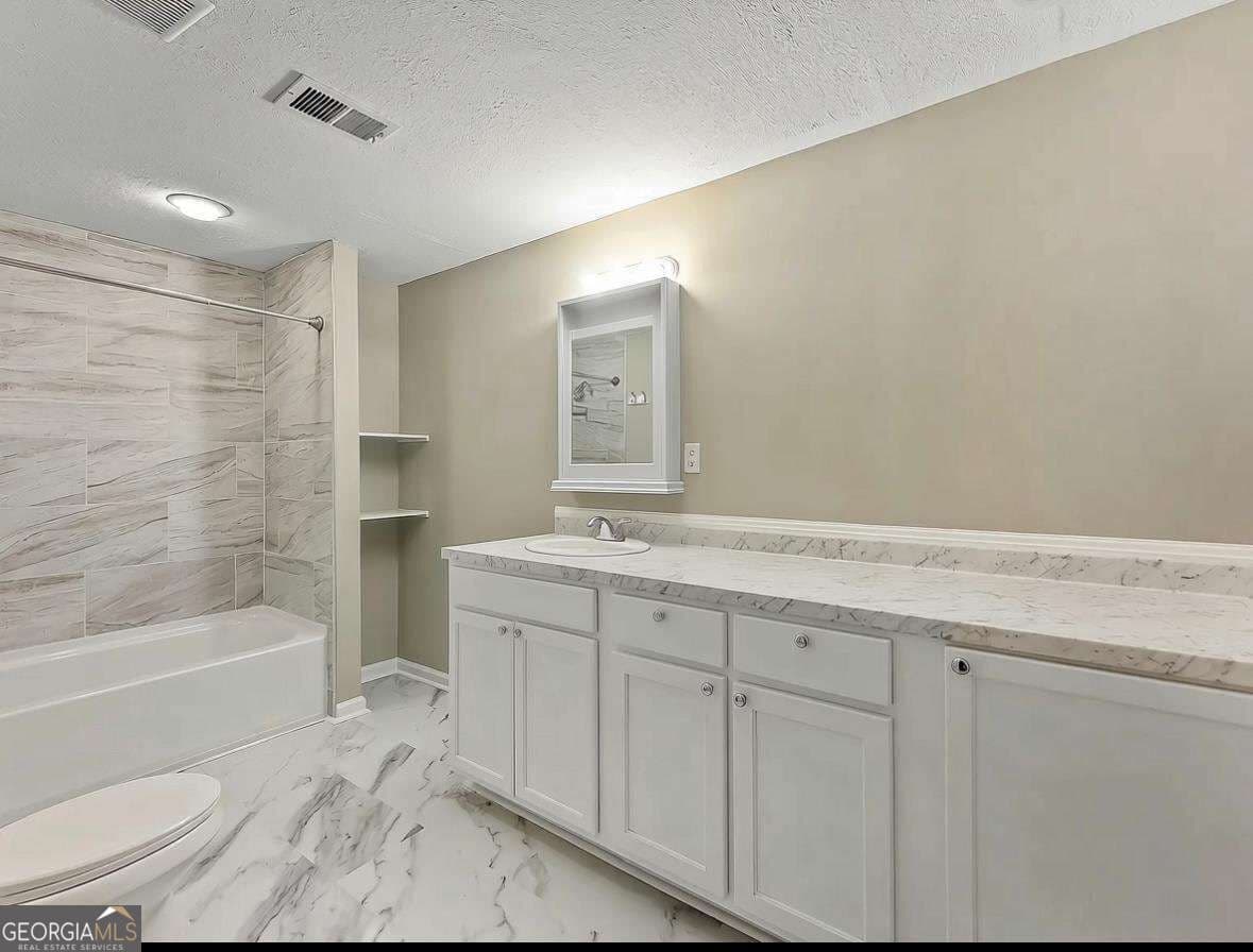 5 bedroom, 3 bathroom, 2,782 sq ft single family residence for sale at 2304 AVALON Avalon Road, Columbus, GA 31907 — photo 2