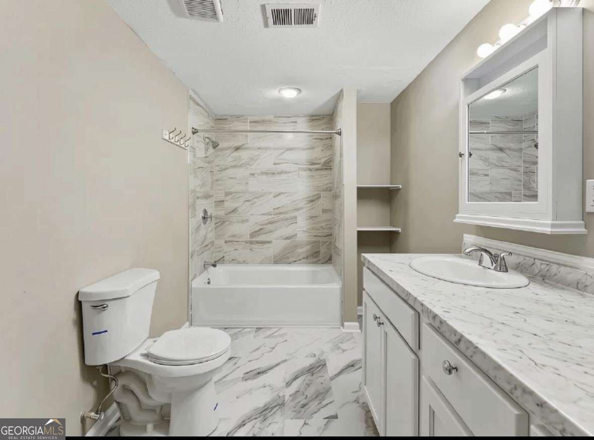 5 bedroom, 3 bathroom, 2,782 sq ft single family residence for sale at 2304 AVALON Avalon Road, Columbus, GA 31907 — photo 4
