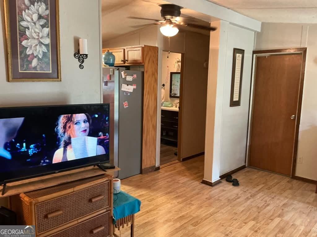 3 bedroom, 2 bathroom, 1,289 sq ft manufactured home,single family residence for sale at 27 CoRd, Eufaula, AL 36027 — photo 9