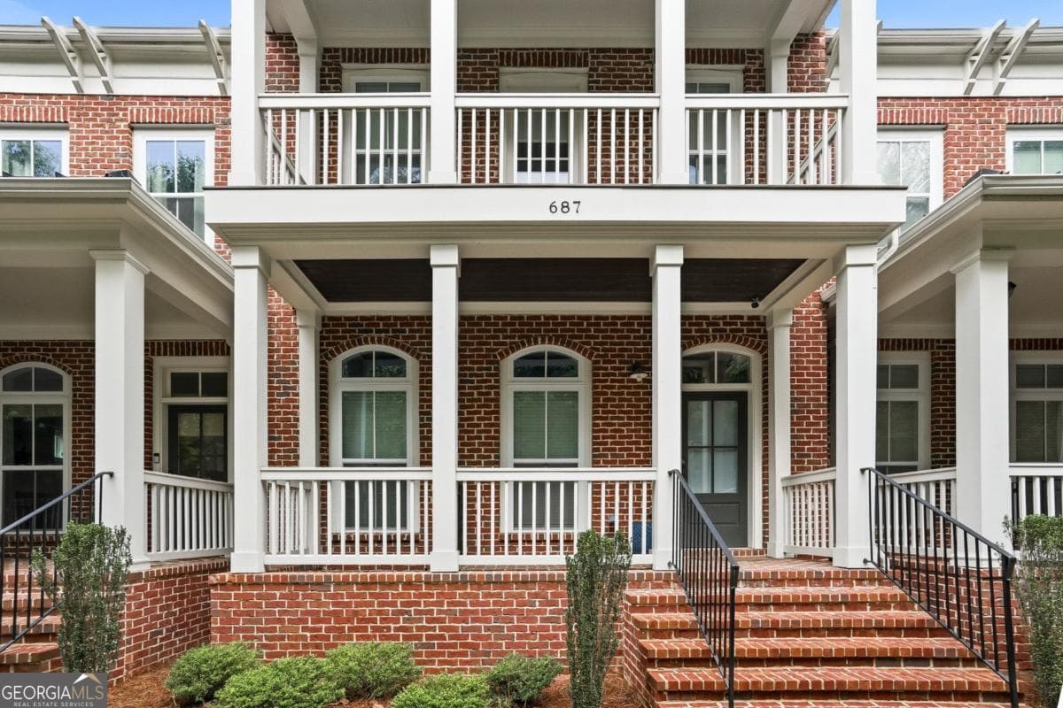4 bedroom, 3.5 bathroom townhouse for sale at 687 Brennan Drive, Decatur, GA 30033 — photo 1 of 38