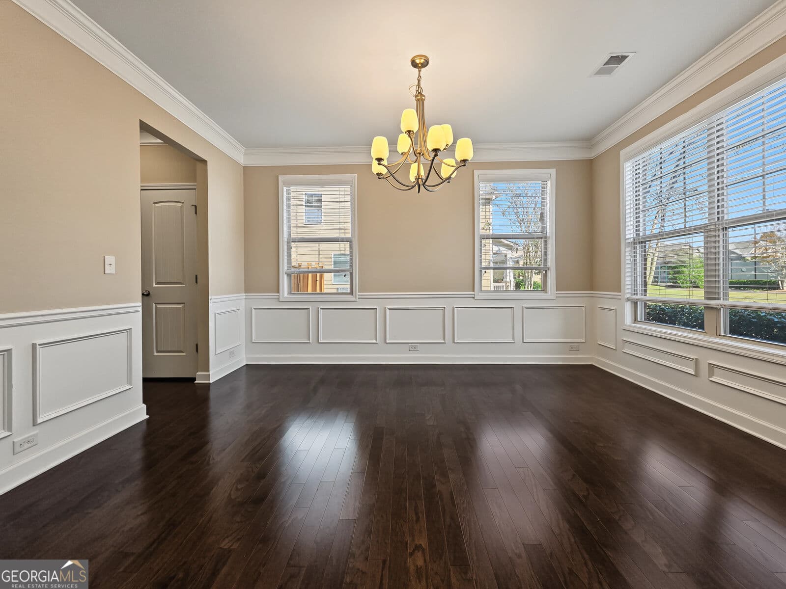 4 bedroom, 3 bathroom, 3,163 sq ft single family residence for sale at 5620 Shiloh Woods Drive, Cumming, GA 30040 — photo 6