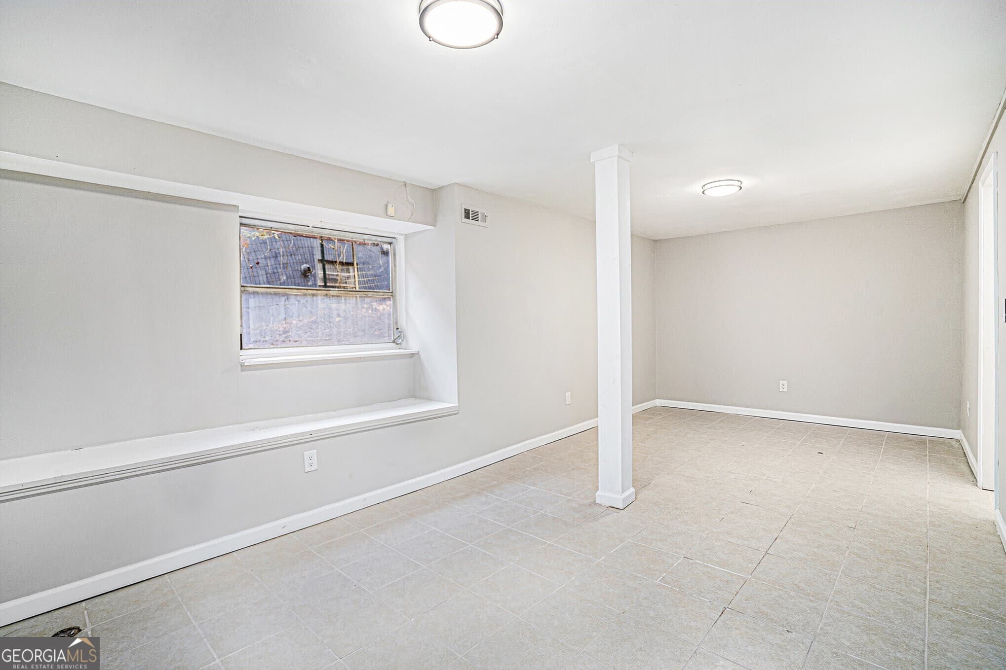 4 bedroom, 2 bathroom, 1,728 sq ft single family residence for sale at 2693 Washington Street, Atlanta, GA 30318 — photo 6